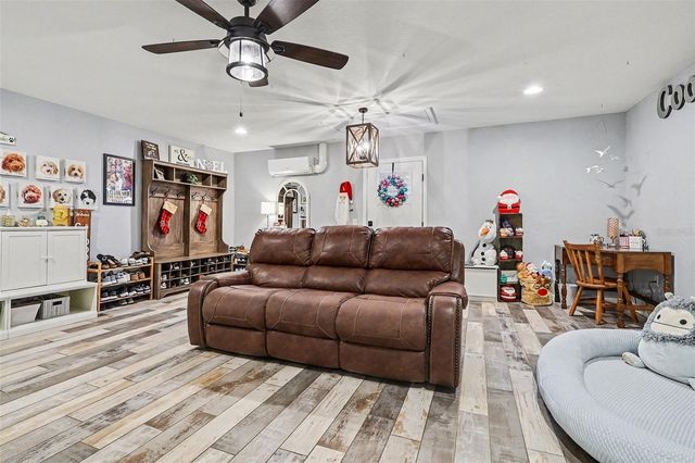 5033 FAIRFAX W, Lakeland, FL 33813