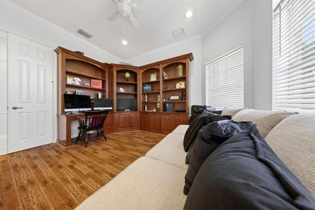 7613 Greenbrier Circle, Port St Lucie, FL 34986