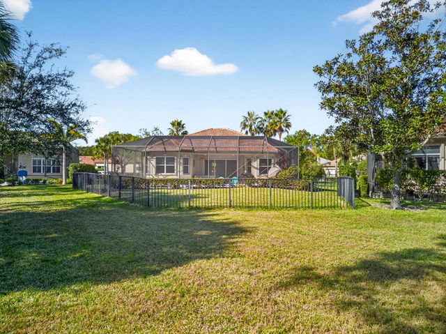 7613 Greenbrier Circle, Port St Lucie, FL 34986