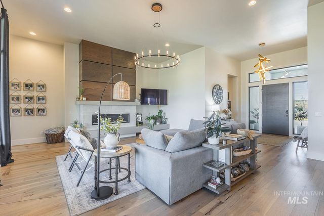 11500 N 17th Way, Boise, ID 83714