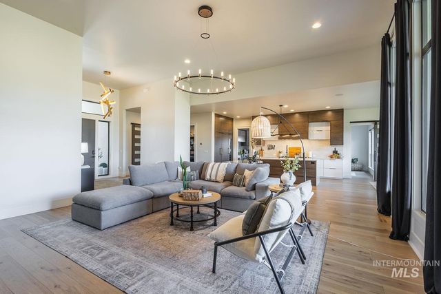 11500 N 17th Way, Boise, ID 83714