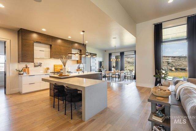 11500 N 17th Way, Boise, ID 83714