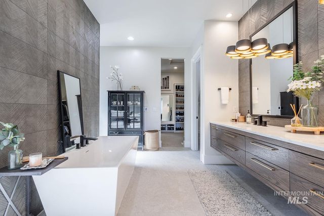 11500 N 17th Way, Boise, ID 83714