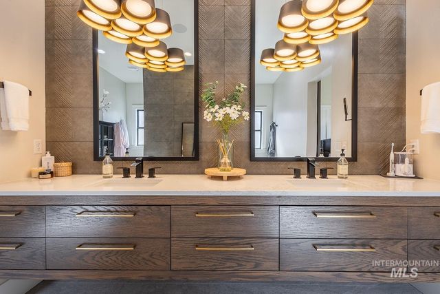 11500 N 17th Way, Boise, ID 83714