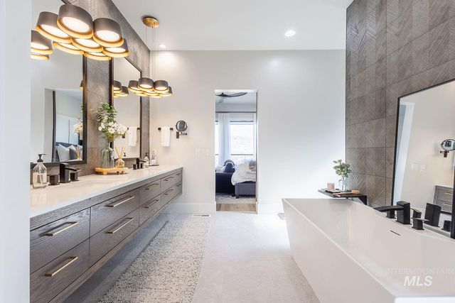 11500 N 17th Way, Boise, ID 83714