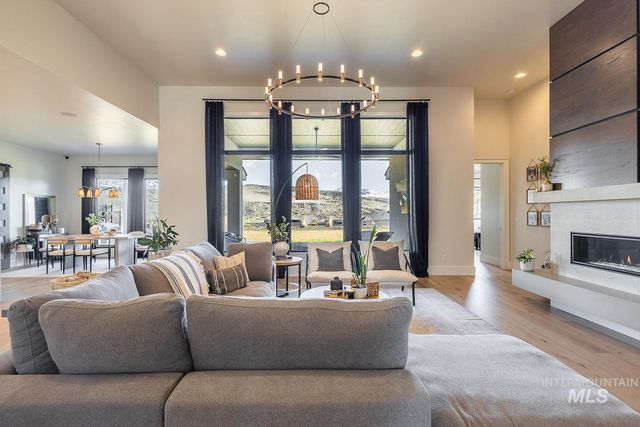 11500 N 17th Way, Boise, ID 83714