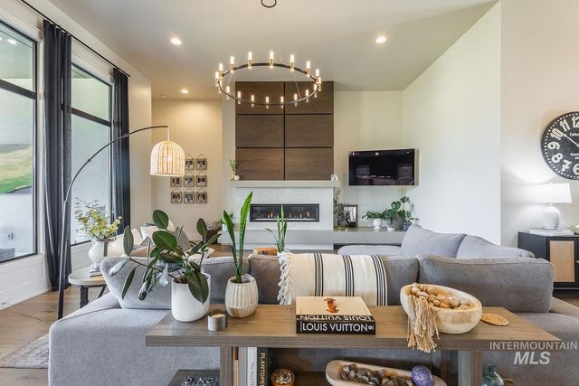 11500 N 17th Way, Boise, ID 83714