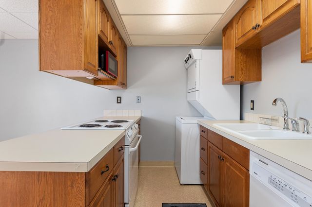 1716 N Pettet Dr, Spokane, WA 99205