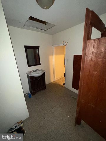 446 W YORK ST, Philadelphia, PA 19133