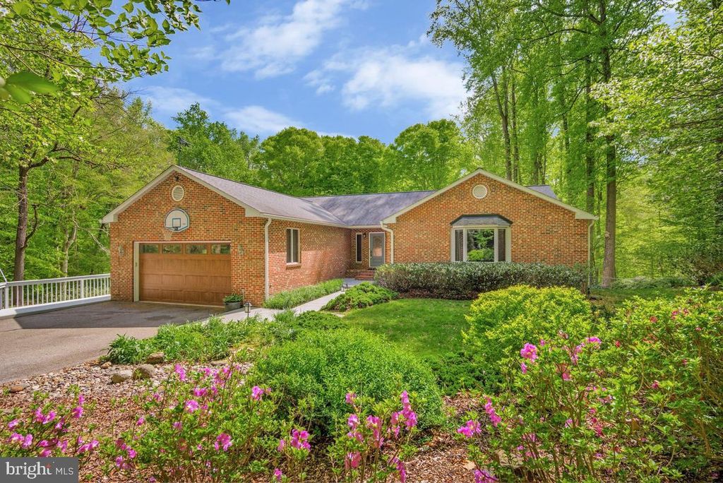 Image 1 of property listing at 3400 CHURCHILL CT, Owings, MD 20736