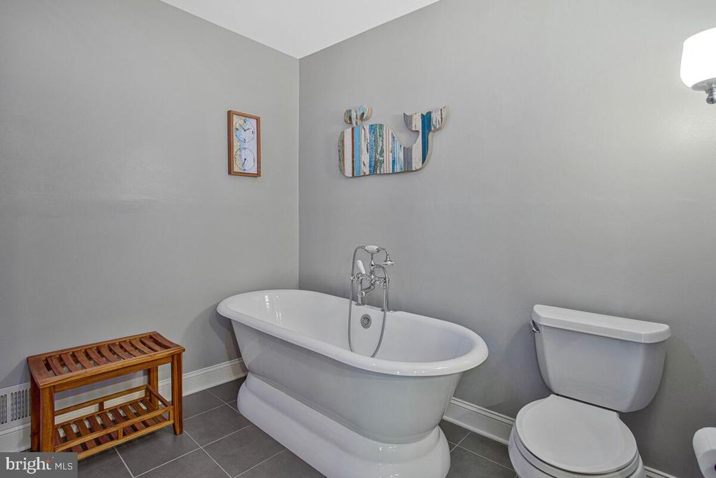 Image 27 of property listing at 3400 CHURCHILL CT, Owings, MD 20736