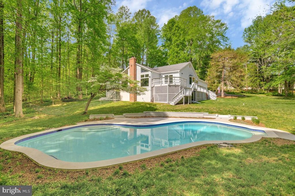 Image 44 of property listing at 3400 CHURCHILL CT, Owings, MD 20736