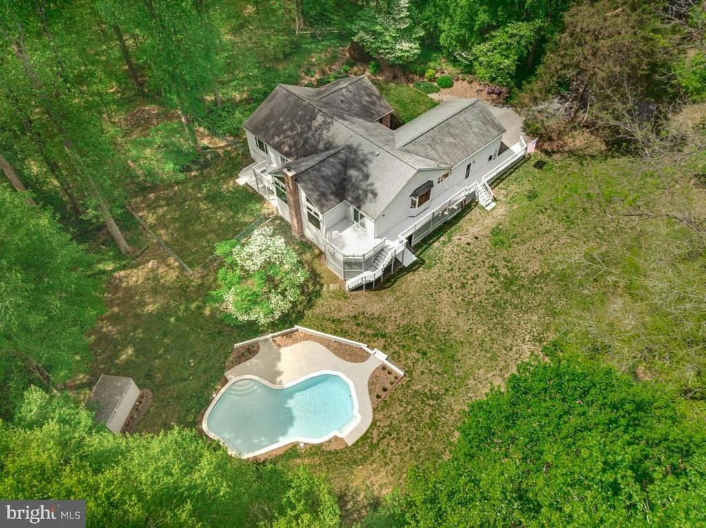 Image 45 of property listing at 3400 CHURCHILL CT, Owings, MD 20736