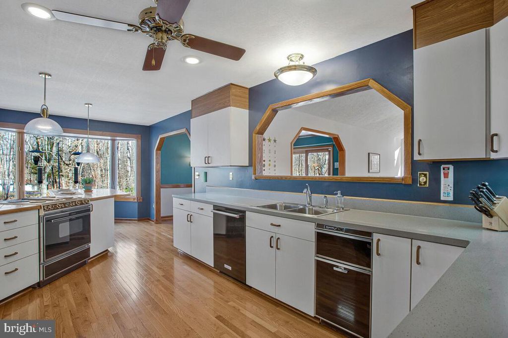 Image 9 of property listing at 3400 CHURCHILL CT, Owings, MD 20736