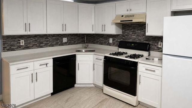 216 Sapphire Ln 216, Franklin Twp., NJ 08823