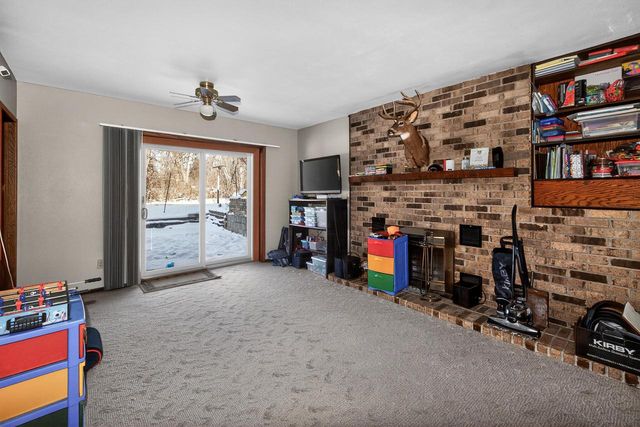 S65W25030 Verta Vista DRIVE, Waukesha, WI 53189