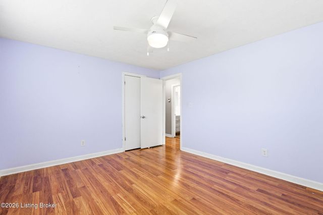 2115 Lower Hunters Trace, Louisville, KY 40216