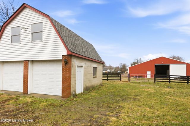 2115 Lower Hunters Trace, Louisville, KY 40216