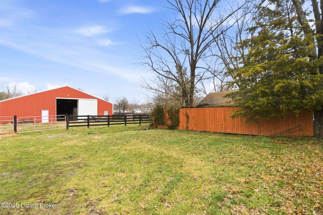 2115 Lower Hunters Trace, Louisville, KY 40216