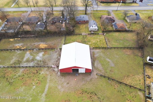 2115 Lower Hunters Trace, Louisville, KY 40216