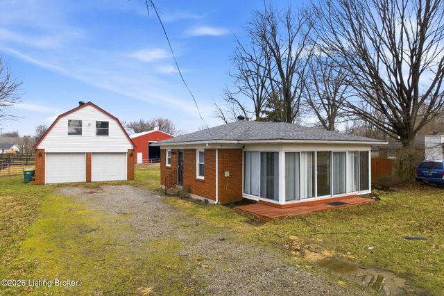 2115 Lower Hunters Trace, Louisville, KY 40216