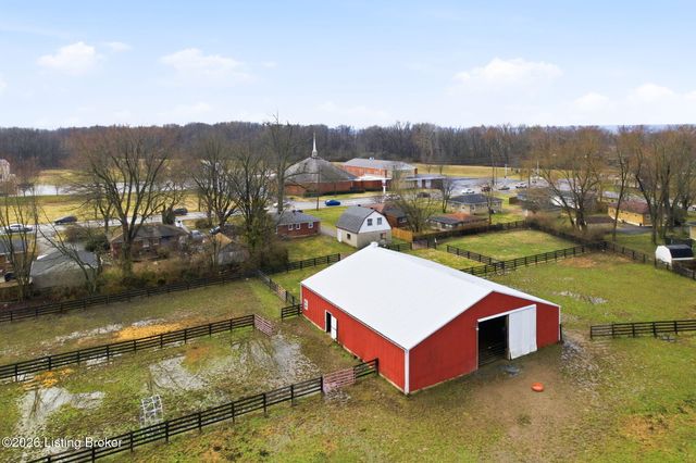 2115 Lower Hunters Trace, Louisville, KY 40216