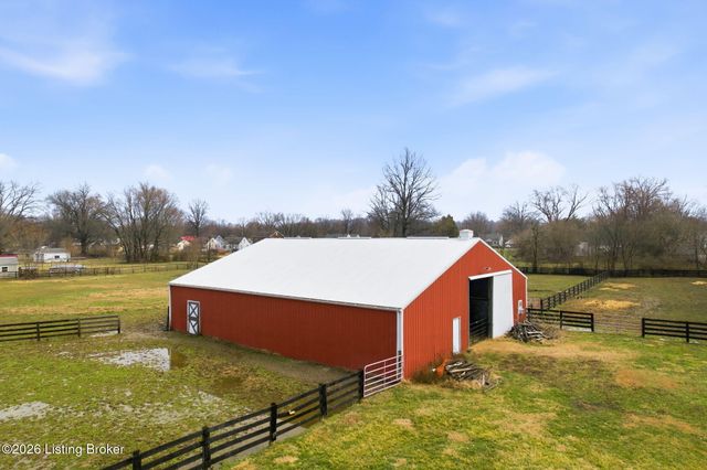 2115 Lower Hunters Trace, Louisville, KY 40216