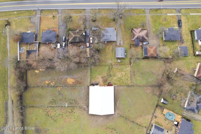 2115 Lower Hunters Trace, Louisville, KY 40216