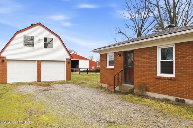 2115 Lower Hunters Trace, Louisville, KY 40216