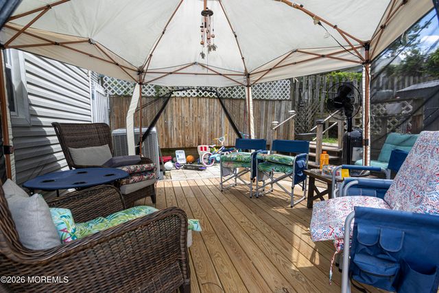 29 Haven Terrace, Parlin, NJ 08859