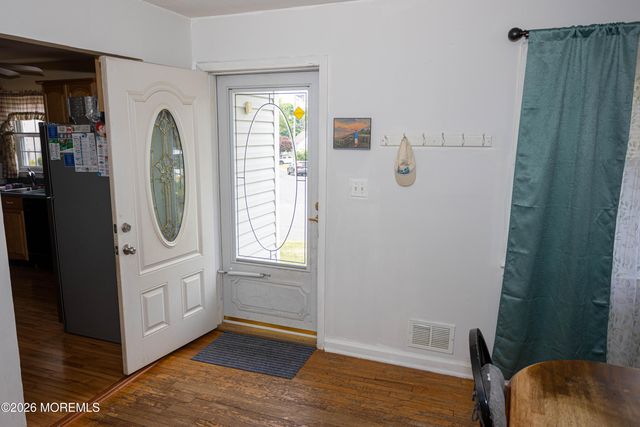 29 Haven Terrace, Parlin, NJ 08859