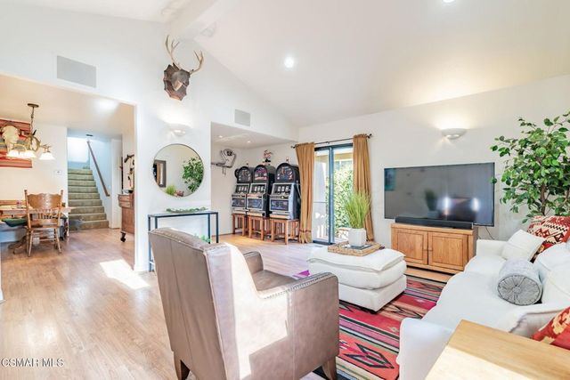 6078 Peppertree Lane, Simi Valley, CA 93063