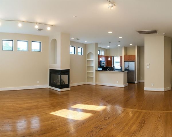 404 Parker Street, Houston, TX 77007