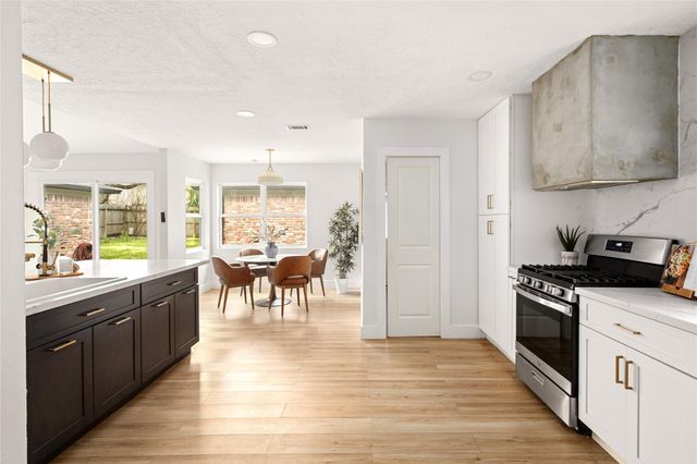 10831 Holly Springs Drive, Houston, TX 77042