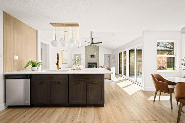 10831 Holly Springs Drive, Houston, TX 77042