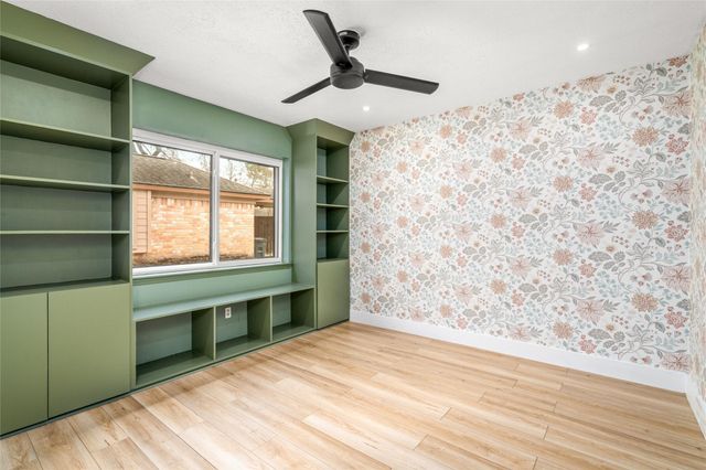 10831 Holly Springs Drive, Houston, TX 77042