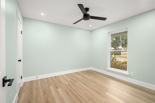 10831 Holly Springs Drive, Houston, TX 77042