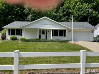 9451 S Amanda Drive, Claypool, IN 46510