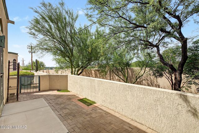 2414 W Vía Di Silvio, Tucson, AZ 85741