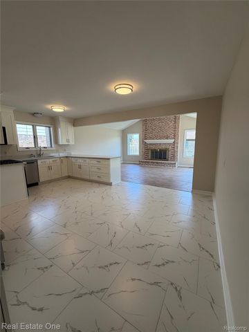 36552 Melbourne Drive, Sterling Heights, MI 48312