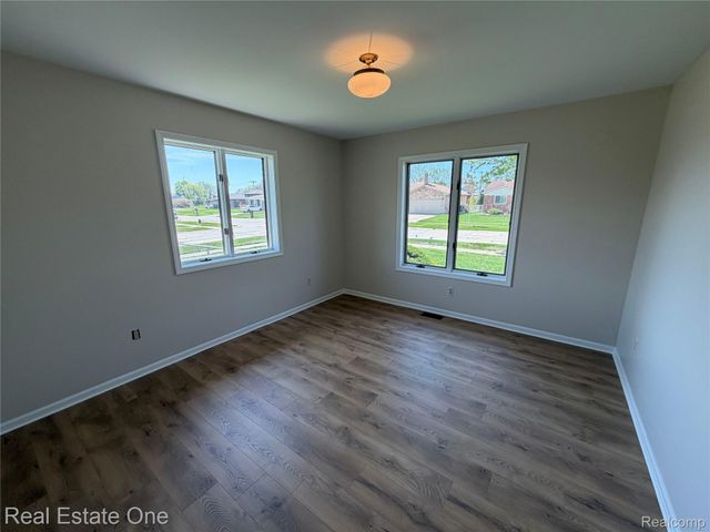 36552 Melbourne Drive, Sterling Heights, MI 48312