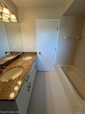 36552 Melbourne Drive, Sterling Heights, MI 48312