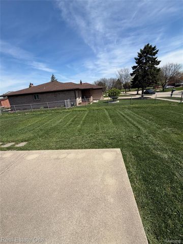 36552 Melbourne Drive, Sterling Heights, MI 48312