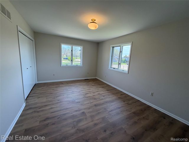 36552 Melbourne Drive, Sterling Heights, MI 48312