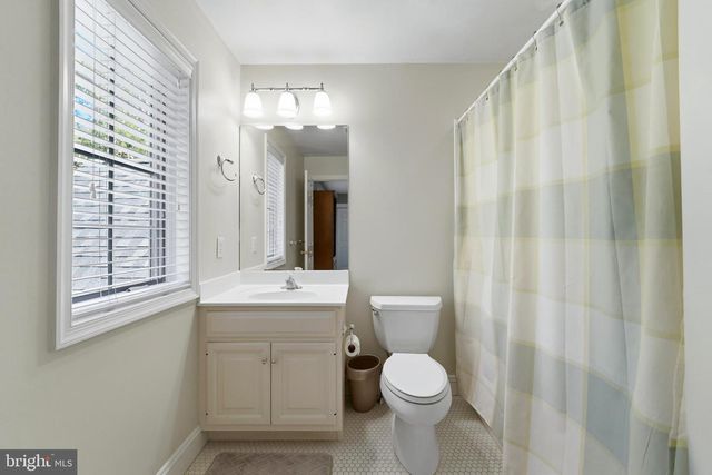 1322 WASHINGTON LN, Jenkintown, PA 19046
