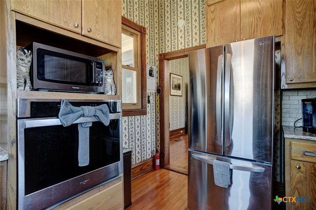 1370 County Road 353, Shiner, TX 77984