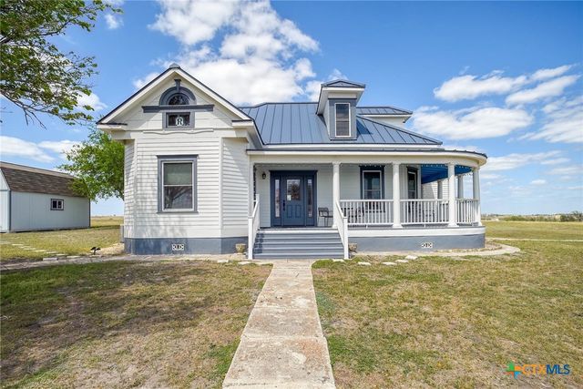 1370 County Road 353, Shiner, TX 77984