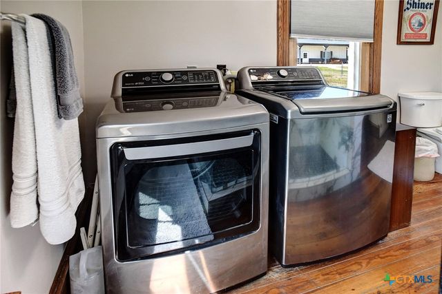 1370 County Road 353, Shiner, TX 77984