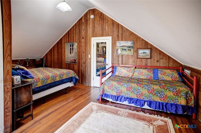 1370 County Road 353, Shiner, TX 77984