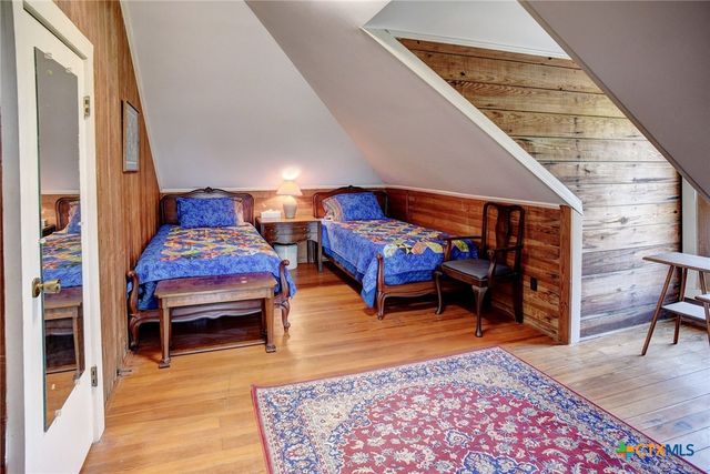 1370 County Road 353, Shiner, TX 77984